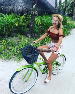 Elena Vesnina feet photo 11