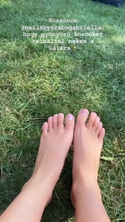 Eleni Balogh feet photo 4