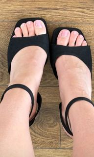 Eleni Balogh feet photo 4