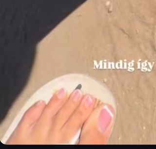 Eleni Balogh feet photo 3