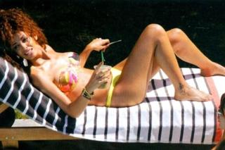 Eleni Foureira feet photo thumbnail