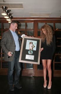 Eleni Foureira feet photo thumbnail