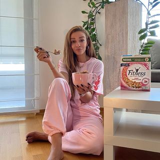 Eleni Foureira feet photo thumbnail