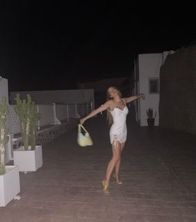 Eleni Foureira feet photo thumbnail