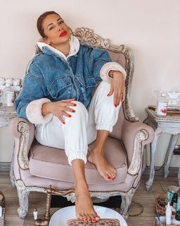 Eleni Hatzidou feet photo 5
