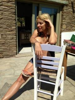 Eleni Menegaki feet photo thumbnail