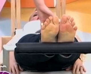 Eleni Menegaki feet photo thumbnail
