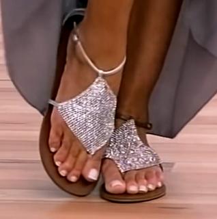 Eleni Menegaki feet photo thumbnail