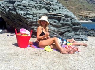 Eleni Menegaki feet photo thumbnail