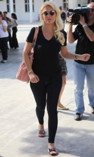 Eleni Menegaki feet photo thumbnail