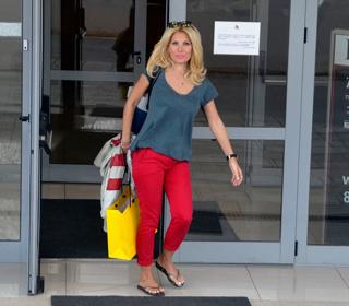 Eleni Menegaki feet photo thumbnail