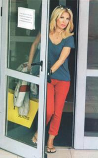 Eleni Menegaki feet photo thumbnail
