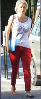 Eleni Menegaki feet photo thumbnail
