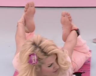 Eleni Menegaki feet photo thumbnail