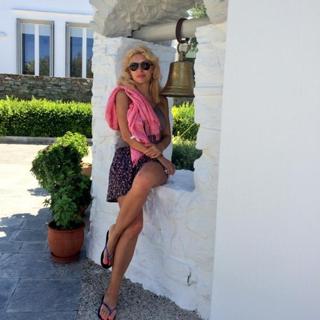Eleni Menegaki feet photo thumbnail
