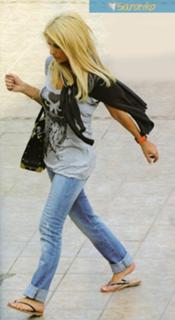 Eleni Menegaki feet photo thumbnail