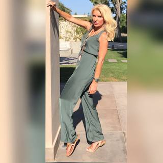 Eleni Menegaki feet photo thumbnail