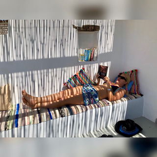 Eleni Menegaki feet photo thumbnail