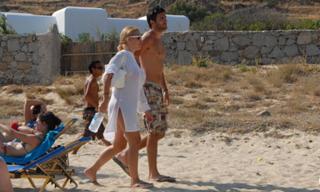 Eleni Menegaki feet photo thumbnail