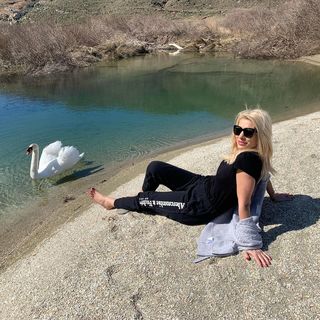 Eleni Menegaki feet photo thumbnail