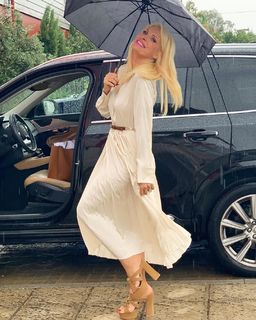 Eleni Menegaki feet photo thumbnail