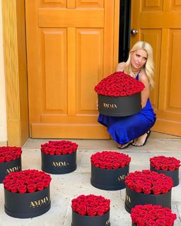 Eleni Menegaki feet photo thumbnail