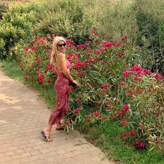 Eleni Menegaki feet photo thumbnail