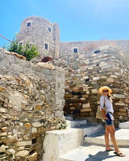 Eleni Menegaki feet photo thumbnail