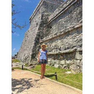 Eleni Menegaki feet photo thumbnail