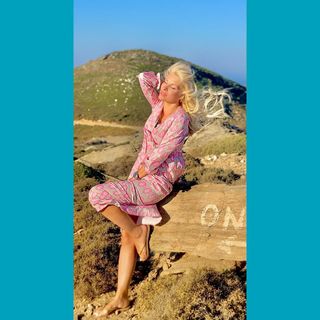 Eleni Menegaki feet photo thumbnail