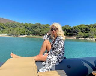 Eleni Menegaki feet photo thumbnail