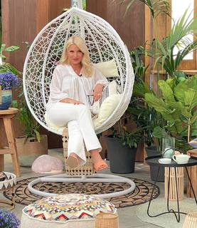 Eleni Menegaki feet photo thumbnail