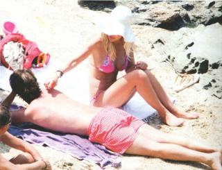 Eleni Menegaki feet photo thumbnail