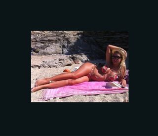 Eleni Menegaki feet photo thumbnail