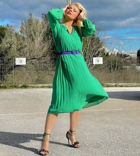 Eleni Menegaki feet photo thumbnail
