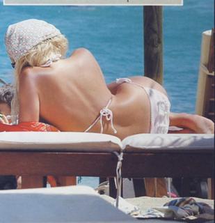 Eleni Menegaki feet photo thumbnail