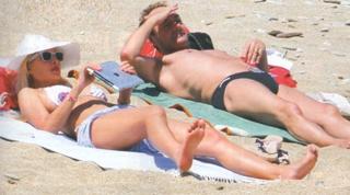 Eleni Menegaki feet photo thumbnail