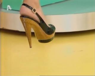 Eleni Menegaki feet photo thumbnail