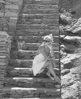 Eleni Menegaki feet photo thumbnail