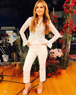 Eleni Tsolaki feet photo thumbnail