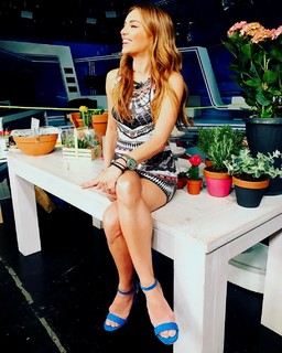 Eleni Tsolaki feet photo thumbnail