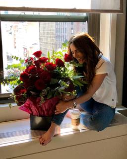 Eleni Tsolaki feet photo thumbnail