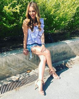 Eleni Tsolaki feet photo thumbnail