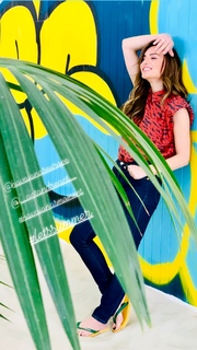 Eleni Tsolaki feet photo thumbnail