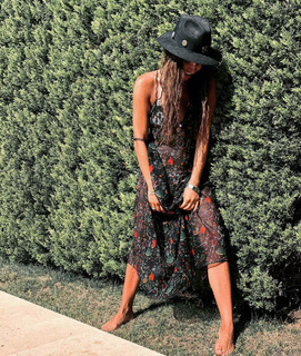 Eleni Tsolaki feet photo thumbnail