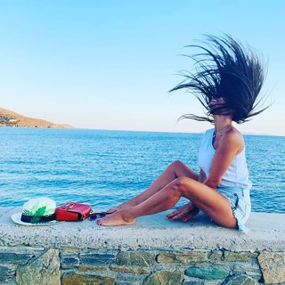 Eleni Tsolaki feet photo thumbnail