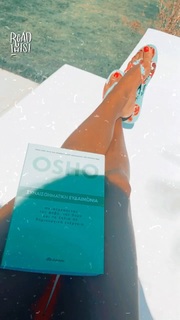 Eleni Tsolaki feet photo thumbnail