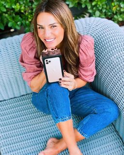 Eleni Tsolaki feet photo thumbnail