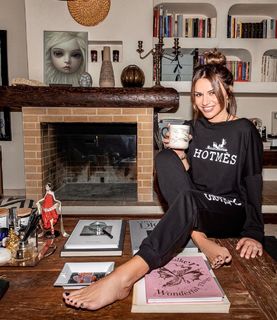 Eleni Tsolaki feet photo thumbnail