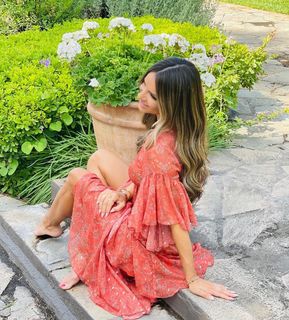 Eleni Tsolaki feet photo thumbnail